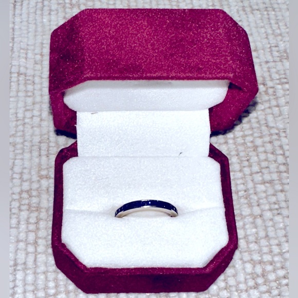 Genuine 7.25 Channel Set White Gold Square Sapphire Eternity Band - Picture 4 of 10